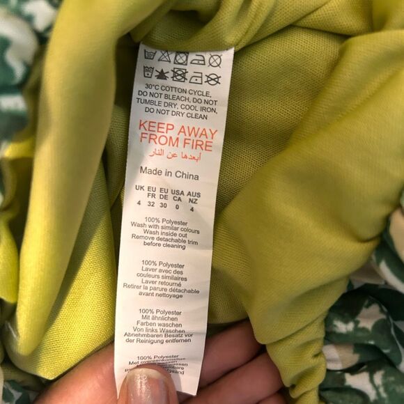 PrettyLittleThing Petite Green Yellow White Floral Puff Mini Dress. Size 0 - Picture 12 of 17